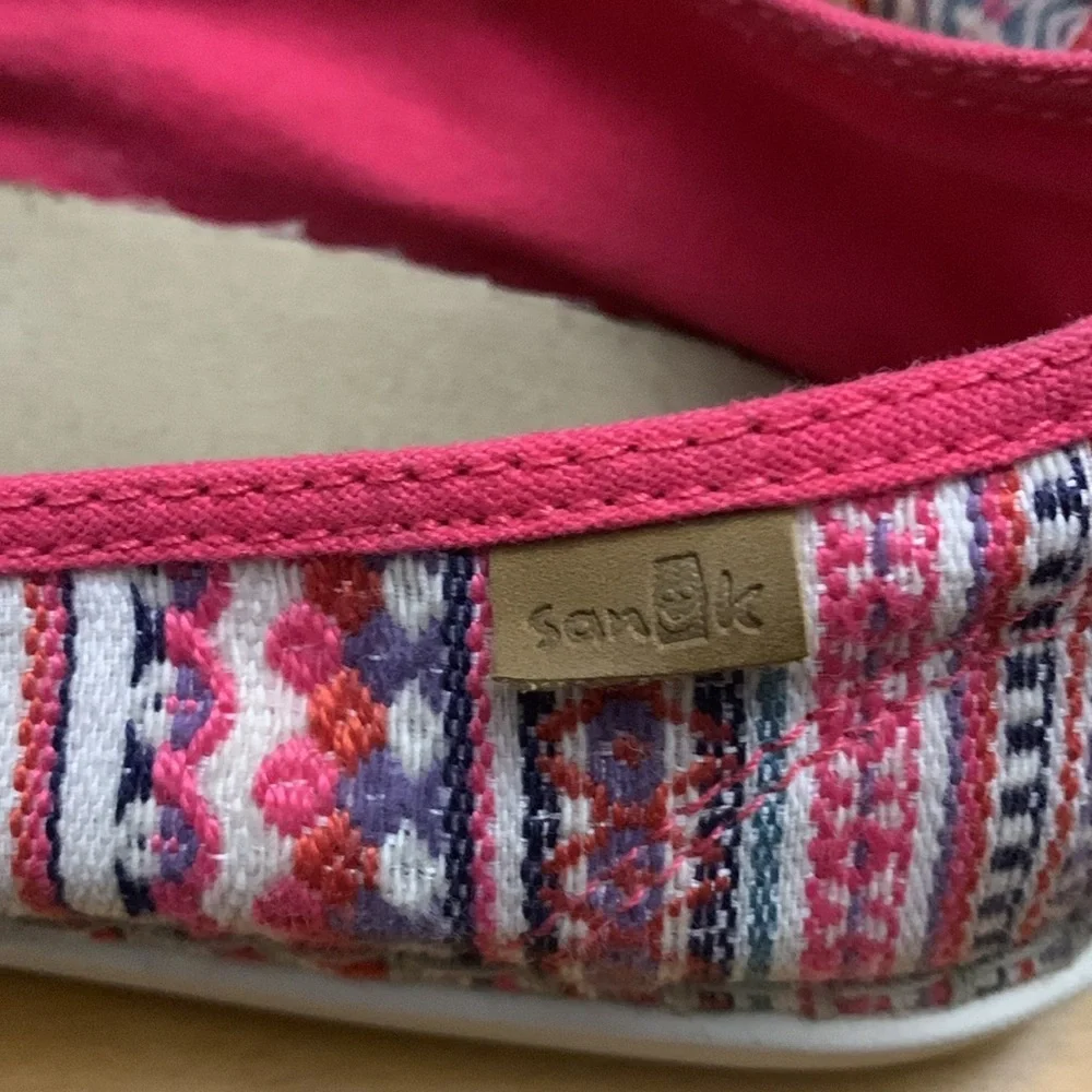 Sanuk Brook TX size 9 pink multi patterned fabric boho slip on shoe GUC